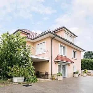 appartement-independant-en-maison-a-15-min-de-lyon.hotels-rhonealpes.com/