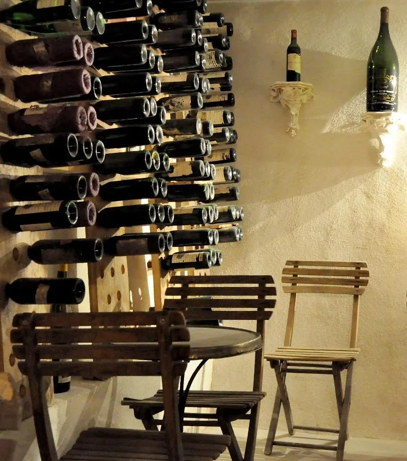 Le Petit Chateau Chateauneuf-de-Gadagne