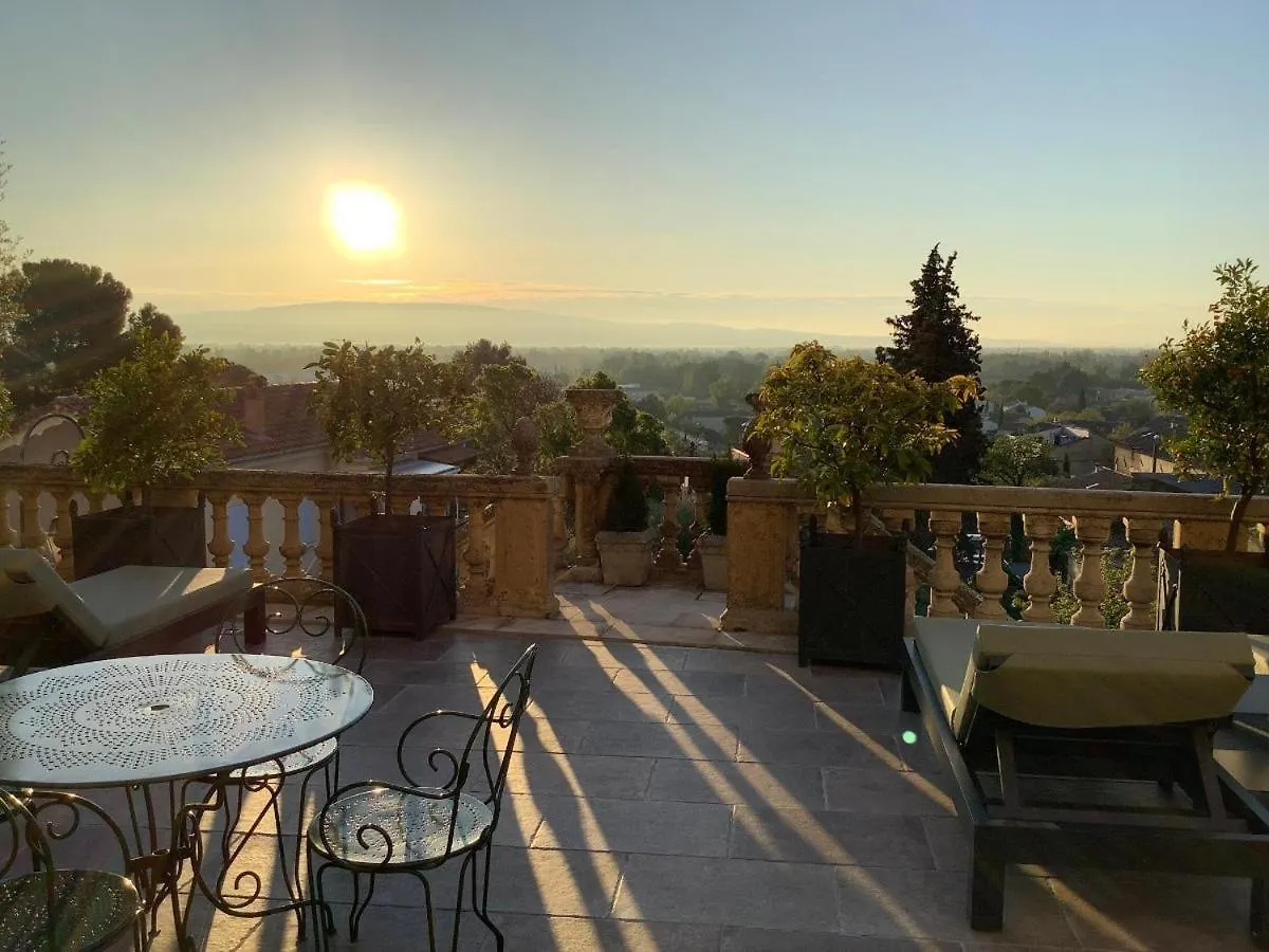 Le Petit Chateau Chateauneuf-de-Gadagne France
